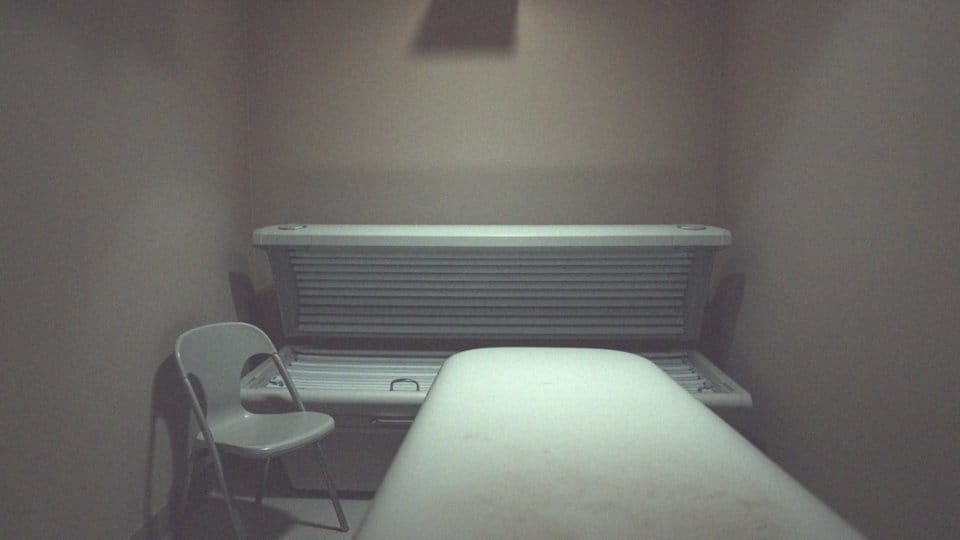 Jakie są negatywne konsekwencje zdrowotne opalania w solarium?