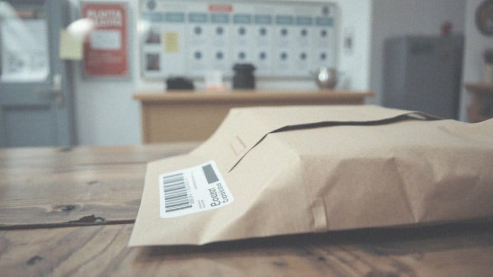 Przesyłka firmowa polecona zamiejscowa – jak działa w policji?